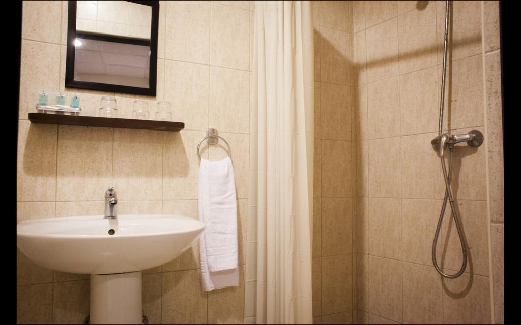 Saint Julian's Tropicana Hotel מראה חיצוני תמונה