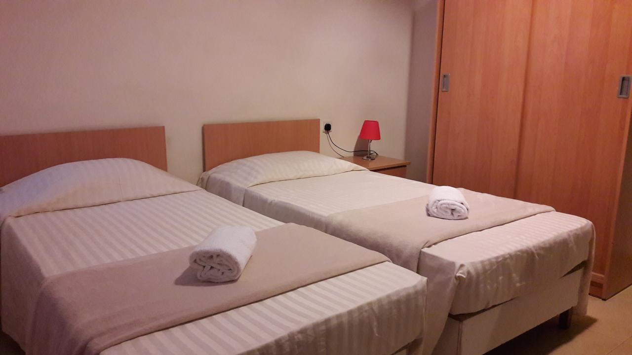 Saint Julian's Tropicana Hotel מראה חיצוני תמונה