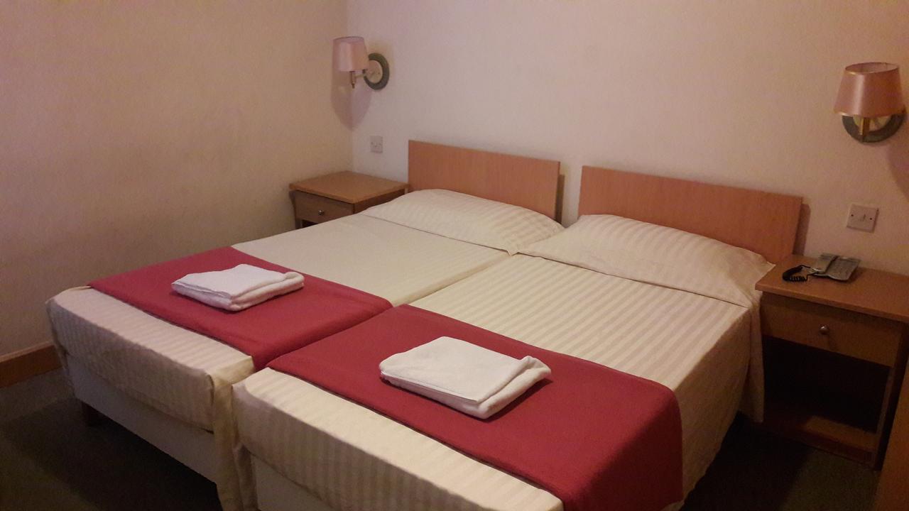 Saint Julian's Tropicana Hotel מראה חיצוני תמונה