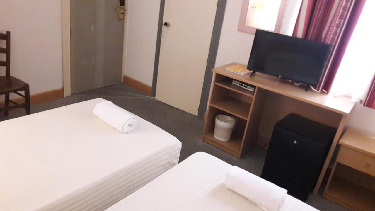Saint Julian's Tropicana Hotel מראה חיצוני תמונה