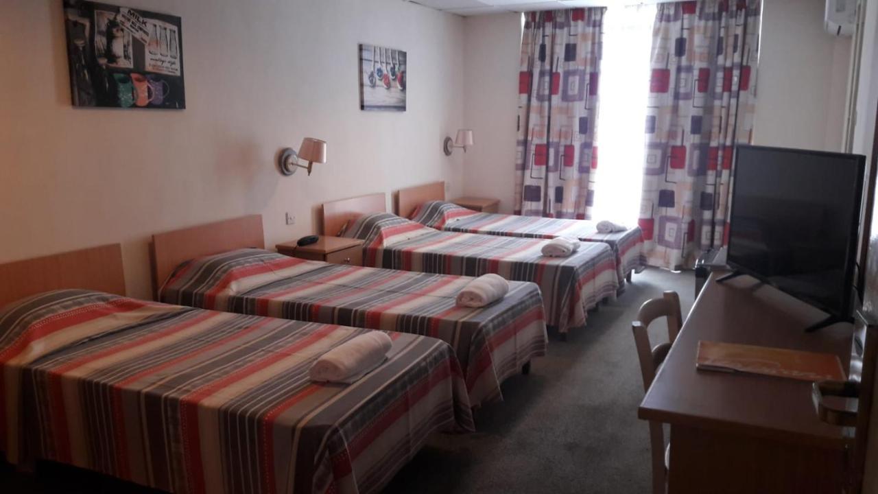 Saint Julian's Tropicana Hotel מראה חיצוני תמונה