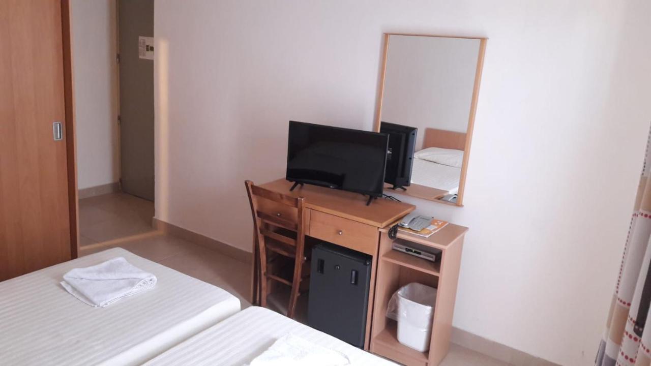 Saint Julian's Tropicana Hotel מראה חיצוני תמונה