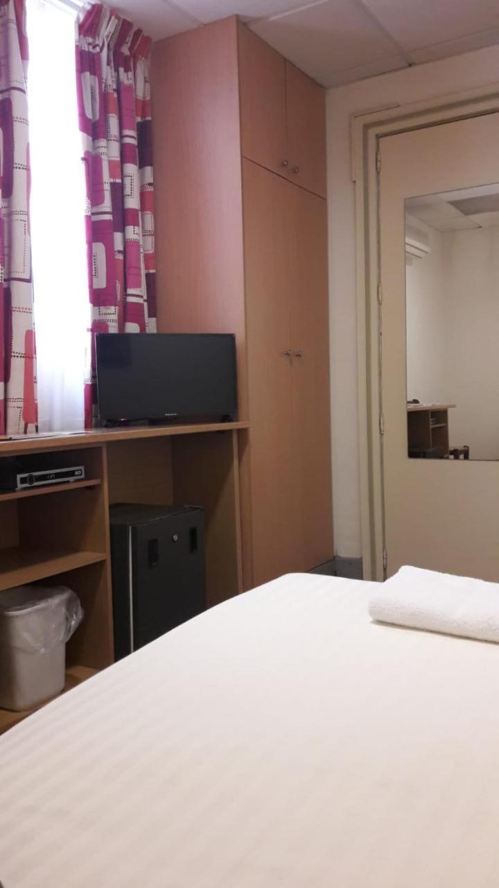 Saint Julian's Tropicana Hotel מראה חיצוני תמונה