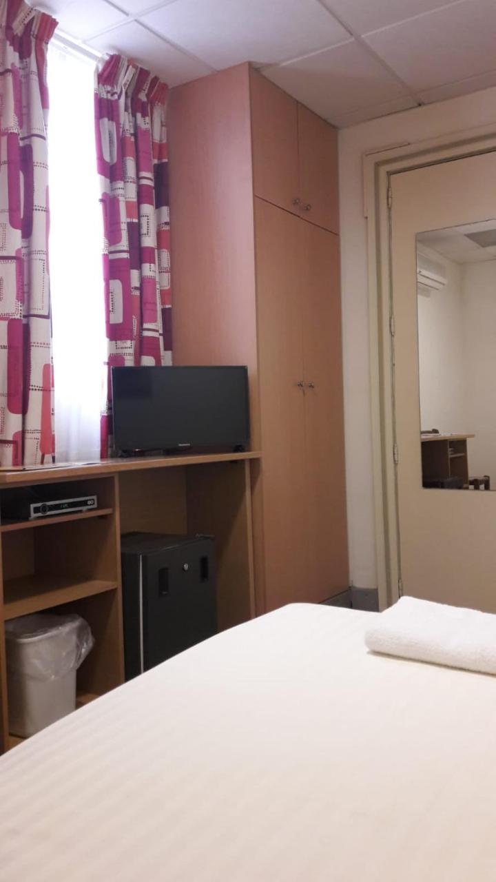 Saint Julian's Tropicana Hotel מראה חיצוני תמונה