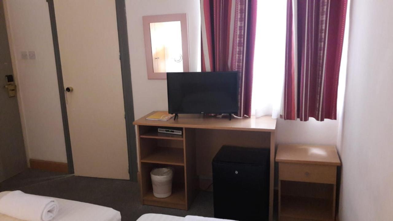Saint Julian's Tropicana Hotel מראה חיצוני תמונה