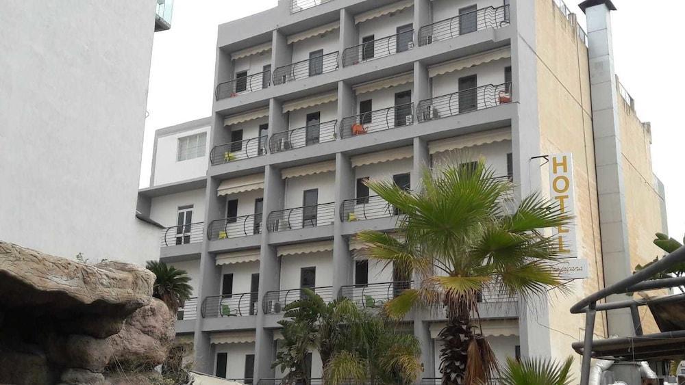Saint Julian's Tropicana Hotel מראה חיצוני תמונה